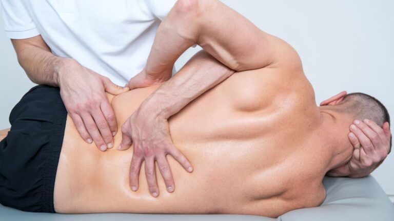 Les bienfaits de l'ostéopathie pour les seniors un partenaire indispensable pour mieux vieillir