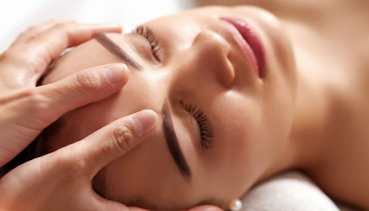 Cabinet osteopathie peynier système nerveux tensions, douleurs ou troubles fonctionnels trouvent leur origine dans un déséquilibre nerveux.