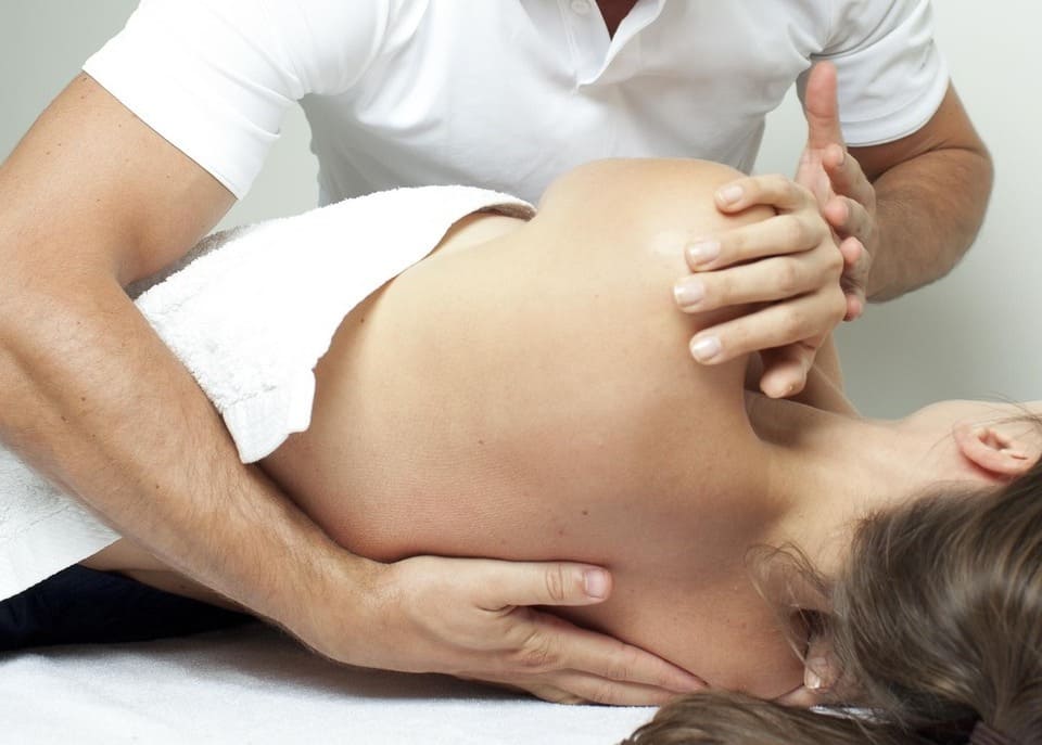 Vignette Cabinet Ostéopathe Peyneir articulaire ou structurelle Theo Richlinski Lombalgie, dorsalgie, cervicalgie, sacralgie et ATM